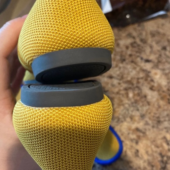 Sold Rothys marigold - Picture 6 of 7